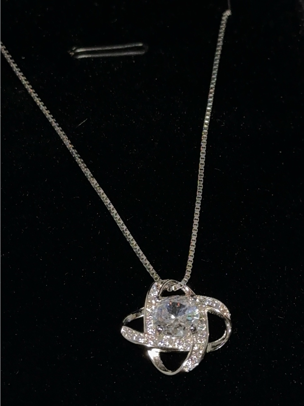 Beautiful 925 Sterling Silver Love Knot Necklace